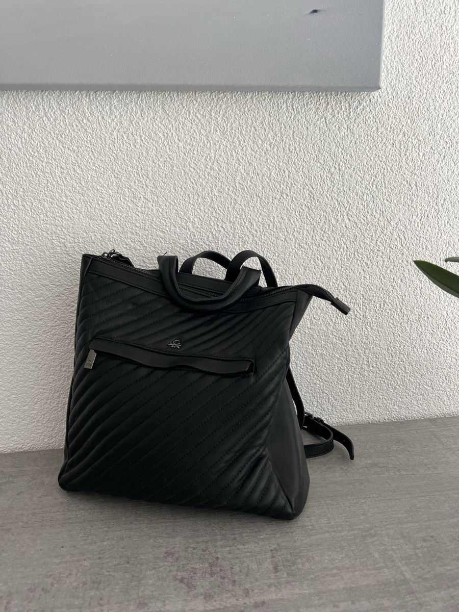Benetton Sacs à dos: Rucksack Benetton schwarz / wie neu  – Neuf (Voir description) à Vinelz par laraaa_03 1