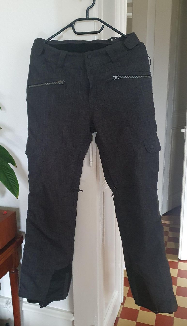 Pantaloni: Pantalon de ski gris anthracite PULP Taille S – Nuovo (secondo la descrizione) da Lausanne venduto da Xenita