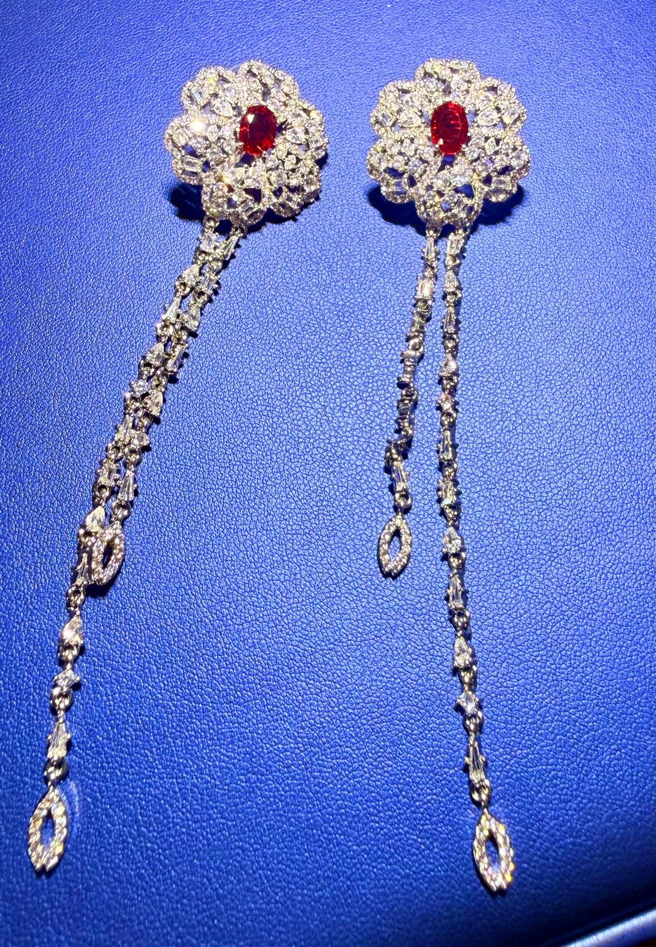 Boucles d'oreille: Boucles d’oreilles Mélusine – Neuf avec emballage d'origine à St-Maurice par Sandrinette123 1