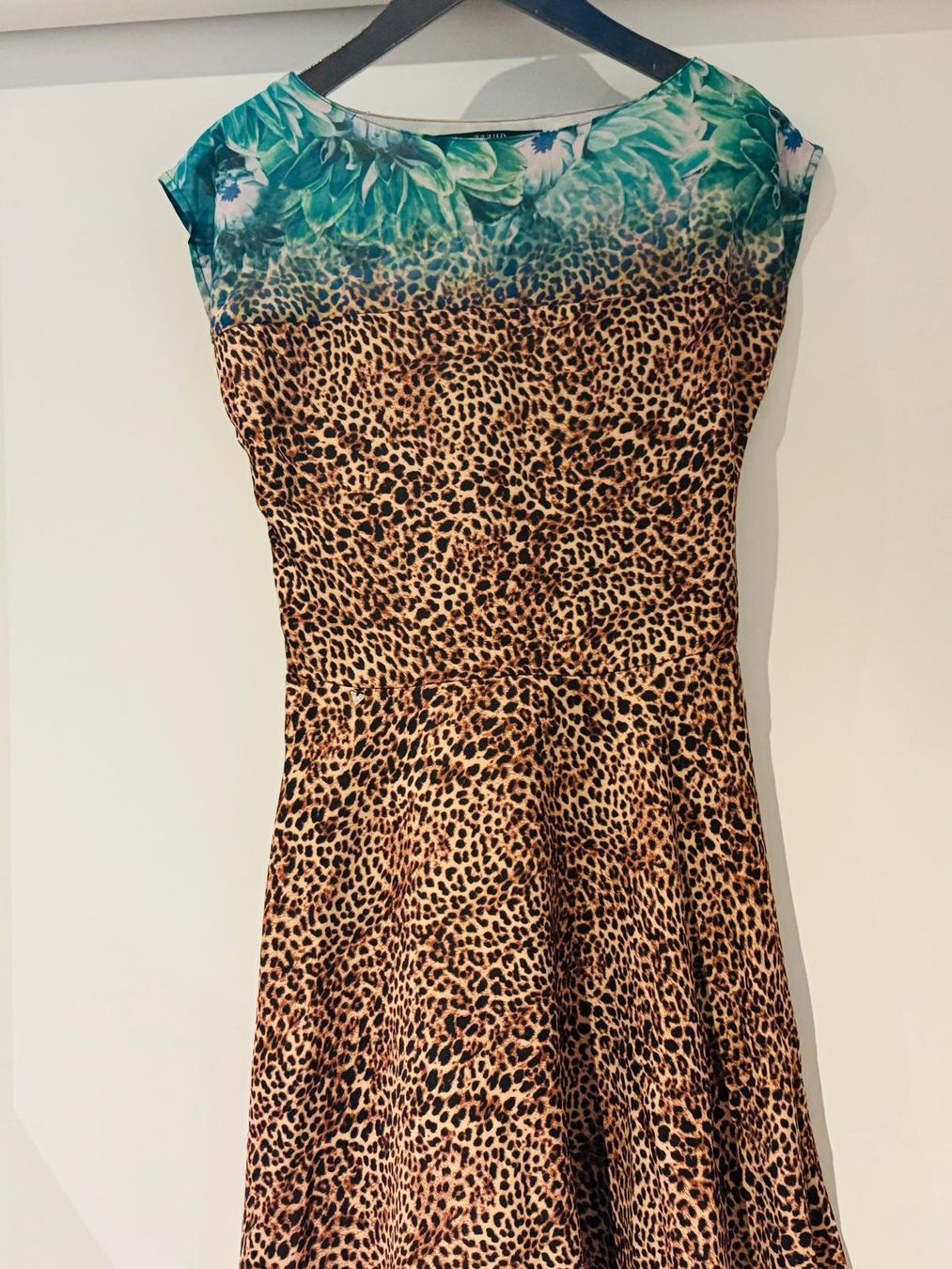 Guess Kleider: Guess - Sommerkleid in Grösse 34 – Gebraucht aus Hergiswil NW von Shintana