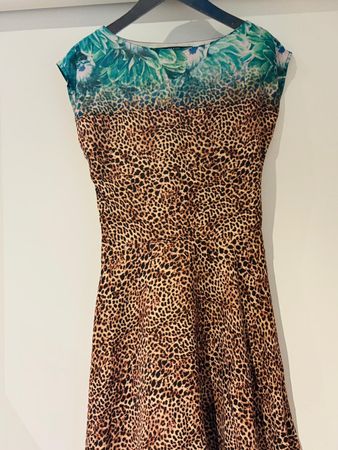 Guess - Sommerkleid in Grösse 34