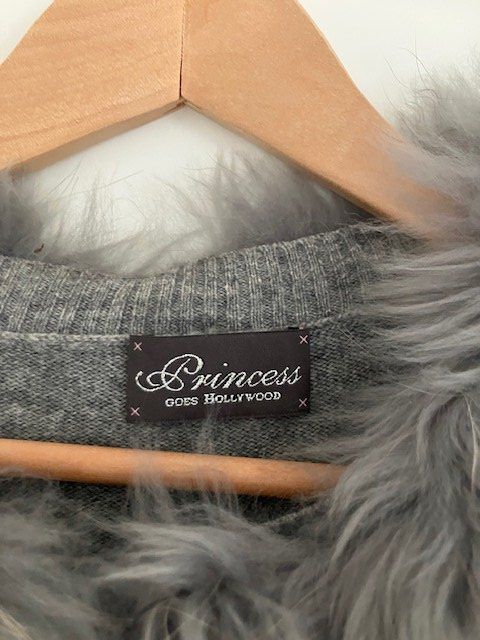 Princess goes hollywood Giacche: Strickjacke mit Pelzkragen – Usato da Lufingen venduto da Montreux 1