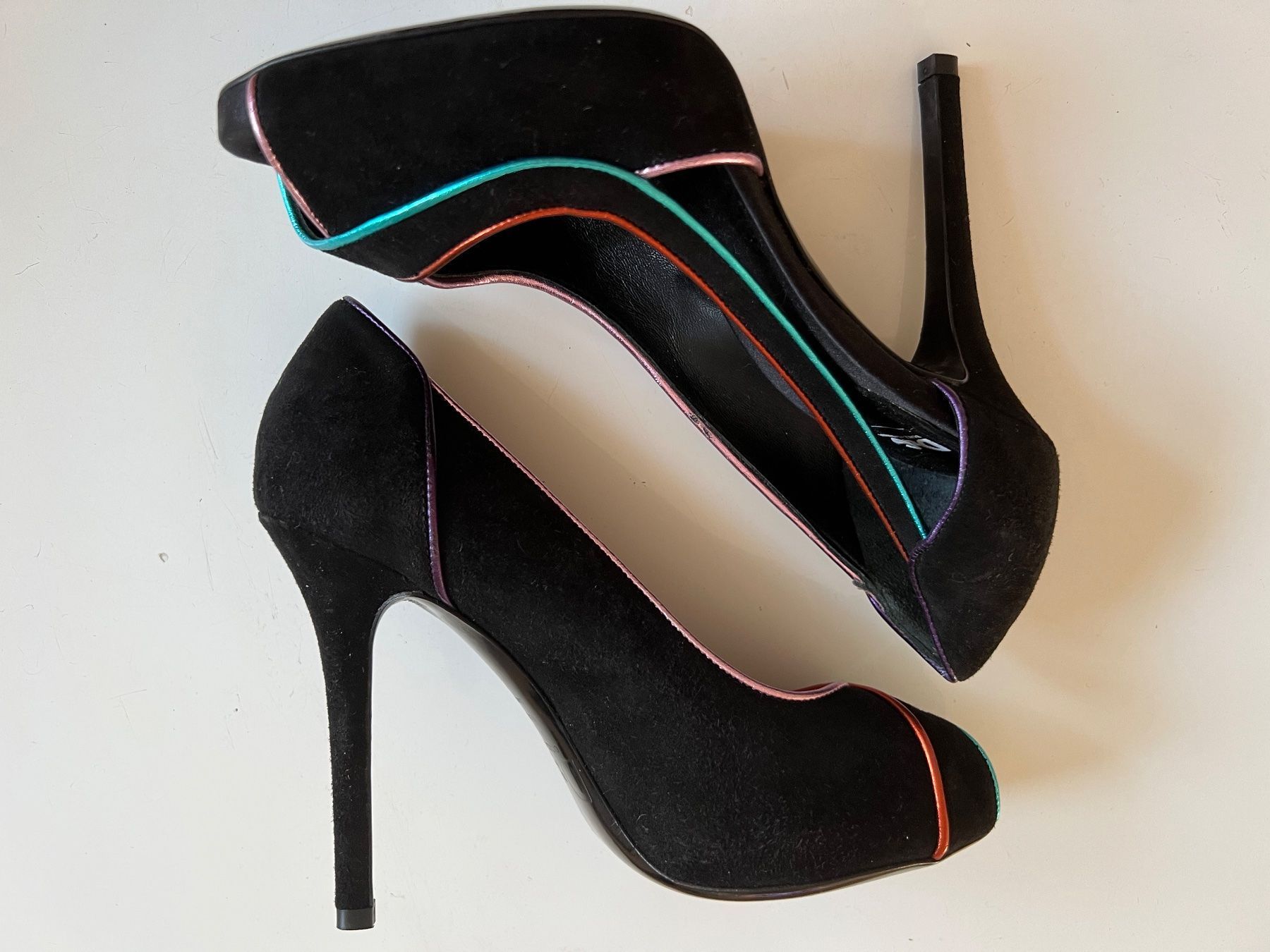 Dolce & Gabbana Scarpe da donna: Dolce & Gabbana – Nuovo (secondo la descrizione) da Pully venduto da Kalissa