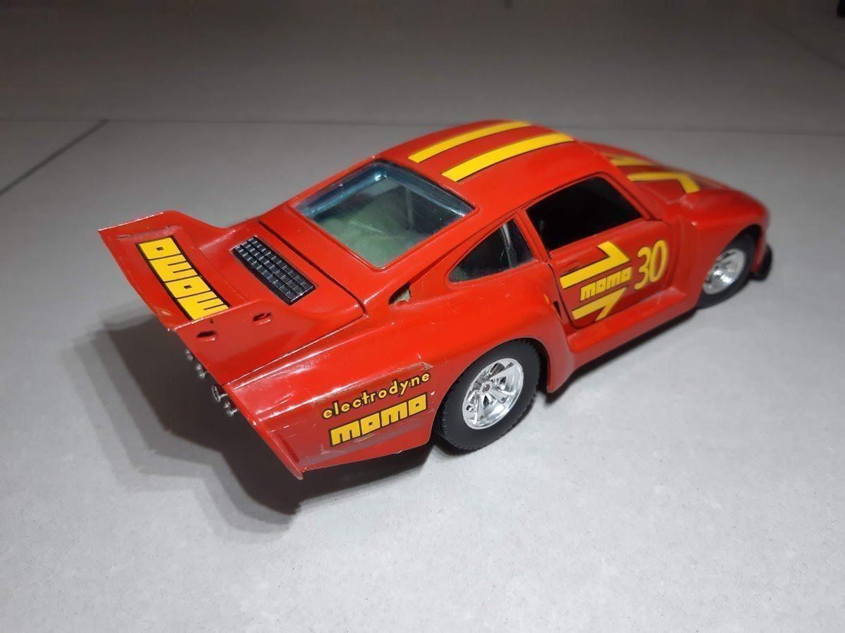 Porsche Voitures modèles: 1:24 Porsche 935 TT MOMO Bburago – D'occasion à Cugnasco par AndyAlfa 1