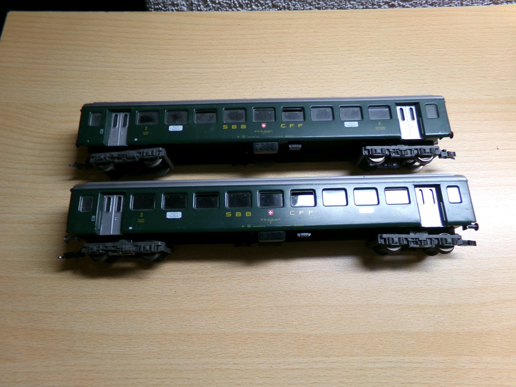 Fleischmann Modellini di ferrovie: Fleischmann H0 2xAnhänger 2.Klasse H0 – Usato da Hombrechtikon venduto da Se9 2