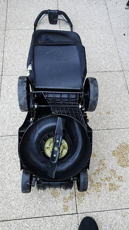 Rasenmäher: A vendre tondeuse Électrique sans fil Ferrex – Gebraucht aus Lausanne 26 von mia_262l 1