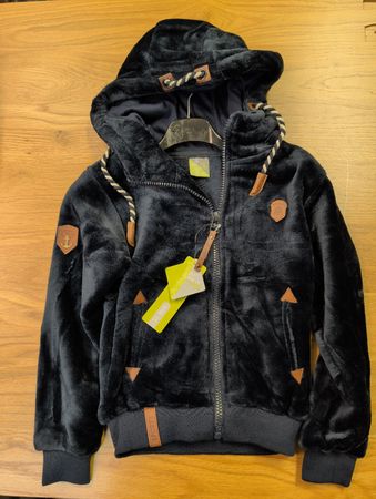 Neue, kuschelige Jacke, Grösse 110