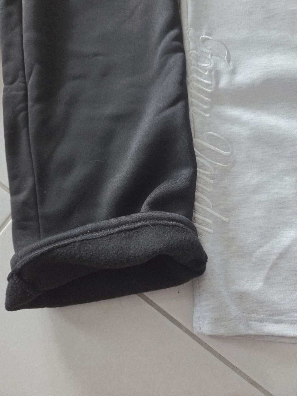 Lotti di vestiti: Hosen 2 Set gr. S Neue – Nuovo e nell'imballaggio originale da Bronschhofen venduto da Katrusja 2