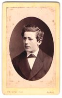 Fotografie Fr. Gysi, Aarau, Junge im Anz