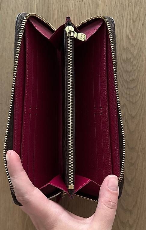 Louis Vuitton Portamonete: Louis Vuitton Zippy Wallet (Monogram) – Usato da Aarburg venduto da nic_8jr7 2