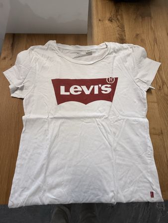 Levi's T-Shirt, Gr. M, Farbe Weiss, Schriftzug Rot