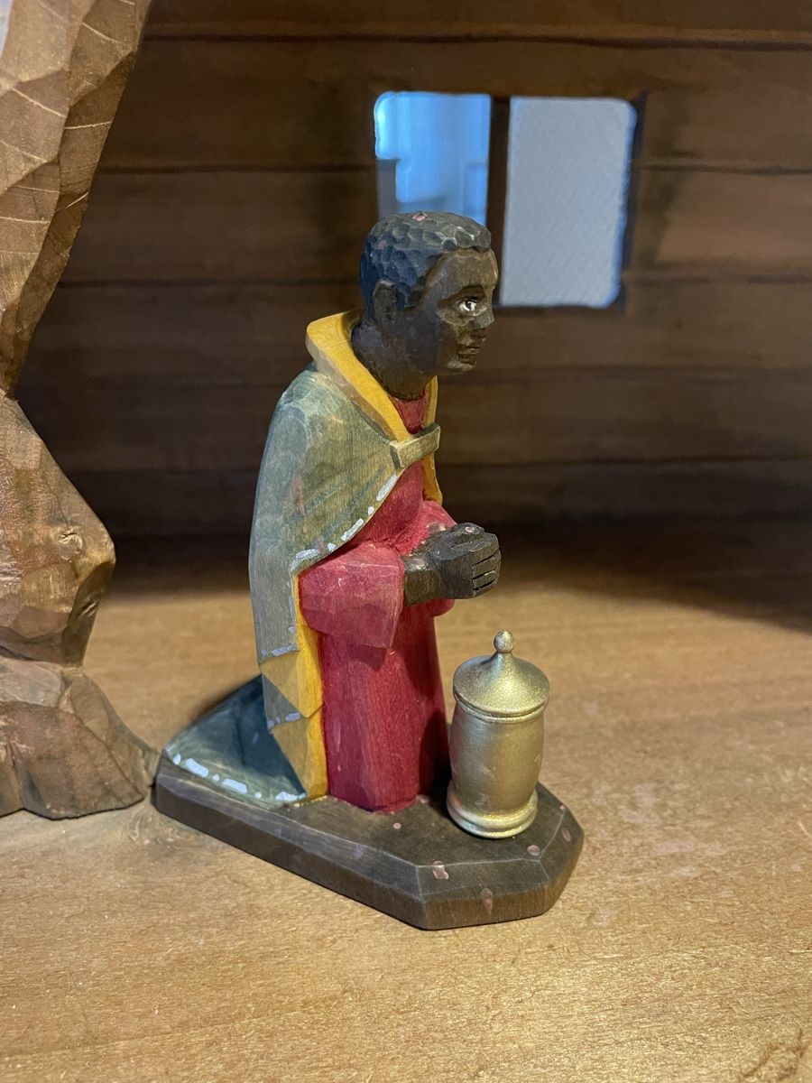 Statuette: König kniend E.Thomann Brienz – Usato da Flawil venduto da Naphtali 1