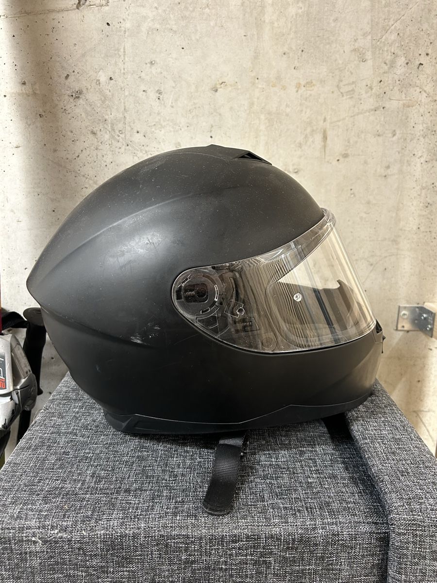 IXS Caschi & visiere: iXS Full-Face Motorcycle Helmet, Matte Black, Size L – Usato da Kloten venduto da philip.maximilians 1