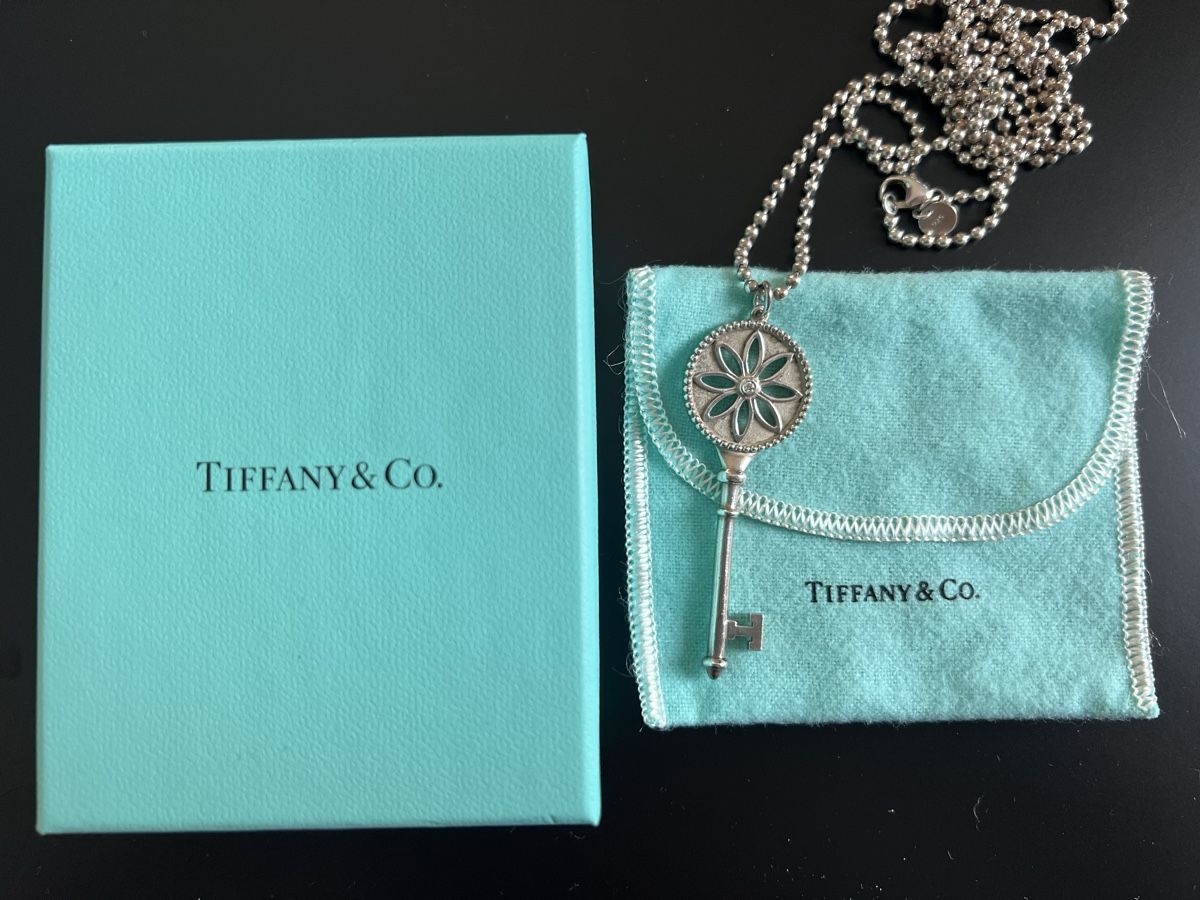Tiffany & Co. Catenine: Tiffany & Co. Kette mit Schlüssel – Usato da Russikon venduto da Valimar_151