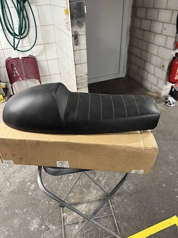 Selle & Accessori: Bobber Sattel  – Usato da Volketswil venduto da mascalzone-latino 2