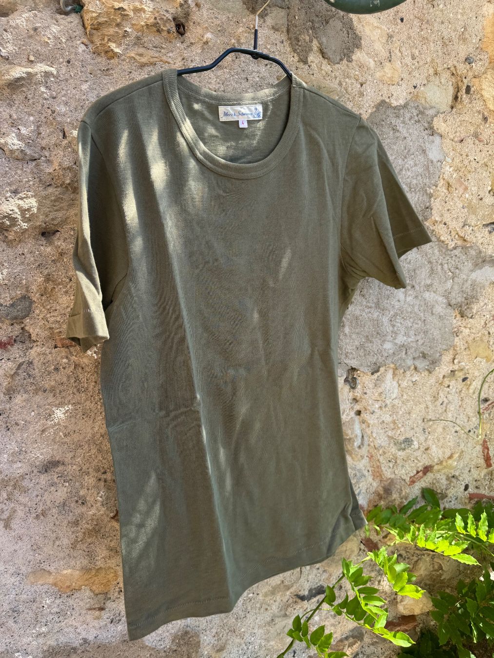 T-shirt: T shirt coton MERZ en S mais élastique – Nuovo e nell'imballaggio originale da Arnex-sur-Orbe venduto da cameleonfringant