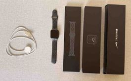 Apple Watch Series 6 44mm Aluminium NIKE