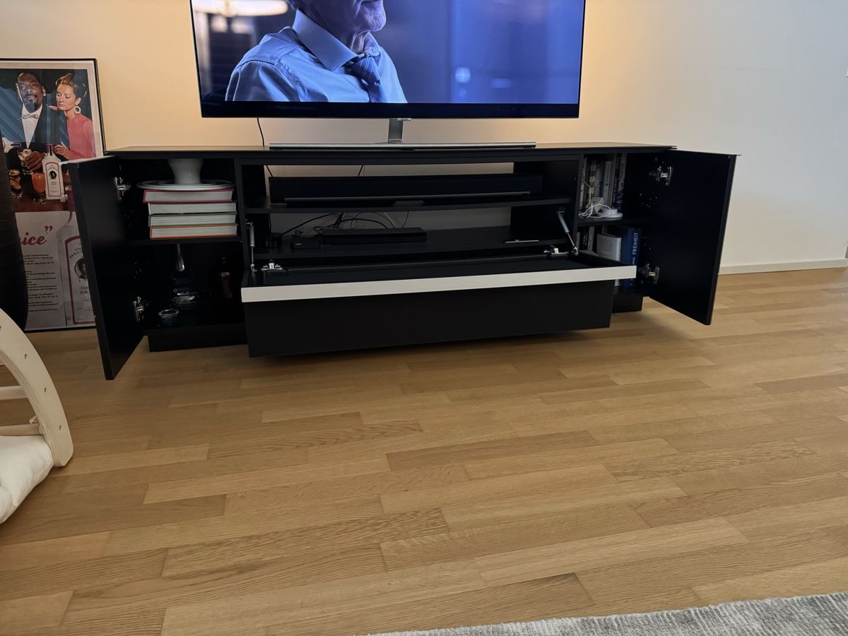 Interio Mobili TV: Soundboard schwarz 180x60x43 – Usato da Zürich venduto da klapezu 3