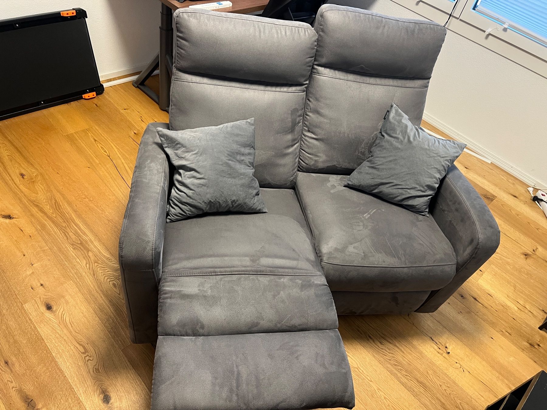 Sofas: Sofa – D'occasion à Buttisholz par LundrimSadiku