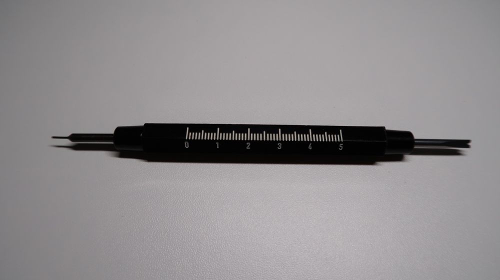 Bergeon 3153 - Pointeau De Pose Horloger Suisse - Outil Barre à Ressort Avec Pointe Plate Et Pointue + Échelle Millimétrique