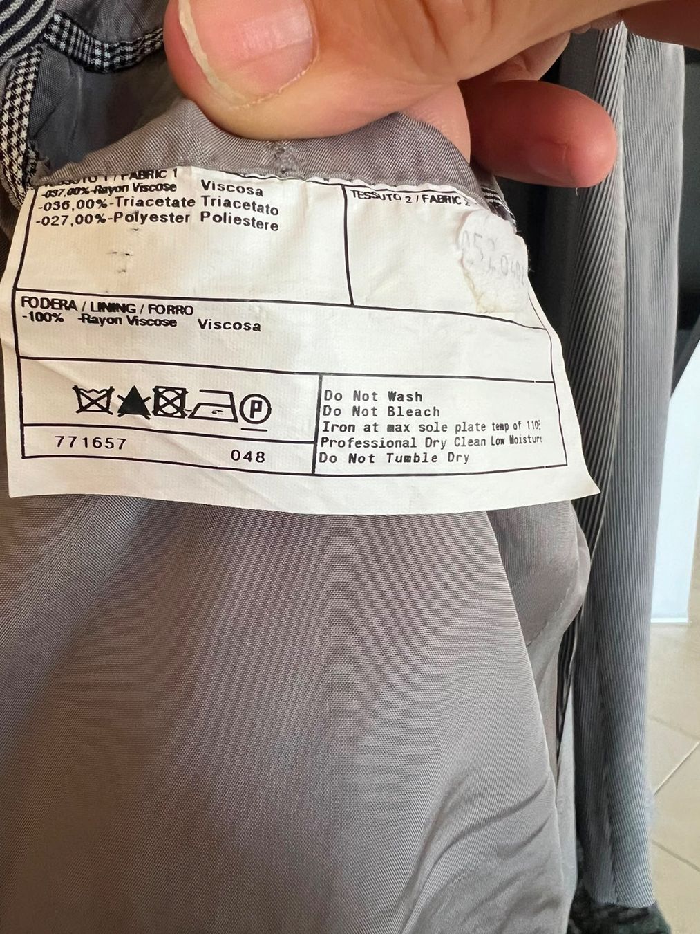 Armani Anzüge, Sport- & Funktionsanzüge: Herren Anzug Armani – Neu (gemäss Beschreibung) aus Wädenswil von 258735 4