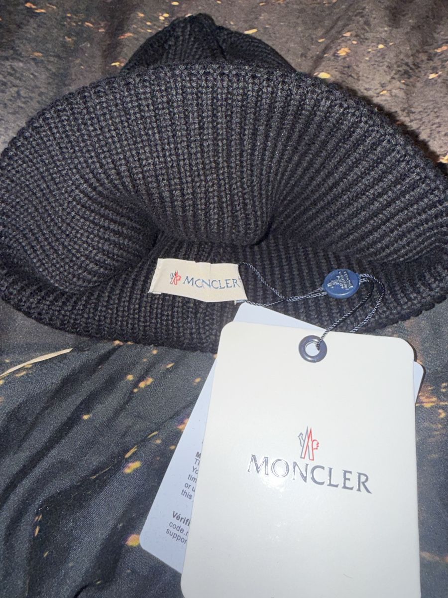 Moncler Altro in  Abbigliamento & Accessori: Moncler Cap schwarz – Nuovo (secondo la descrizione) da Wetzikon ZH venduto da shey7 3