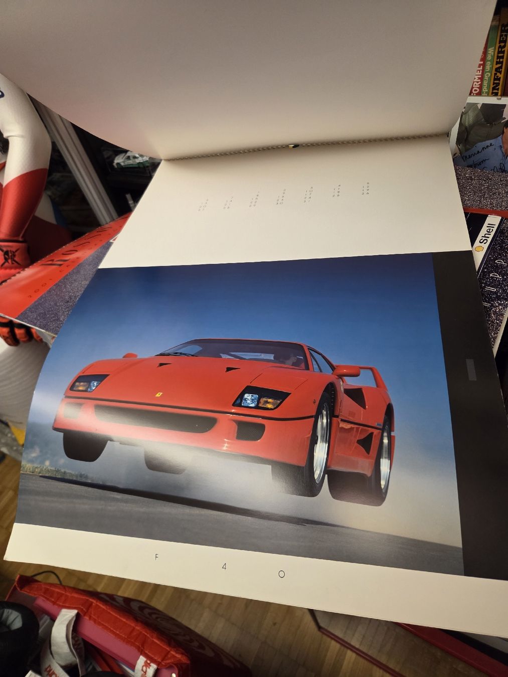 Ferrari Kalender: Ferrari Kalender 1992 leichte Gebrauchsspuren  – Gebraucht aus Wetzikon ZH von AmacherM 1