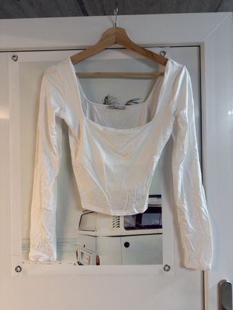 Damen Langarmshirt Bershka weiss Grösse M neu