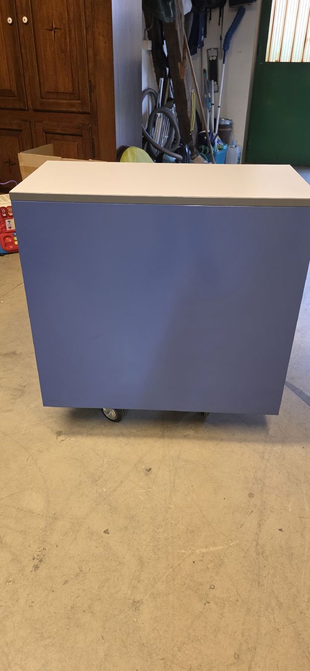 Lista Banconi: Blauer Rollcontainer mit 4 Schubladen Schlüssel fehlt – Usato da Wittenbach venduto da gruezi-schwiz 1