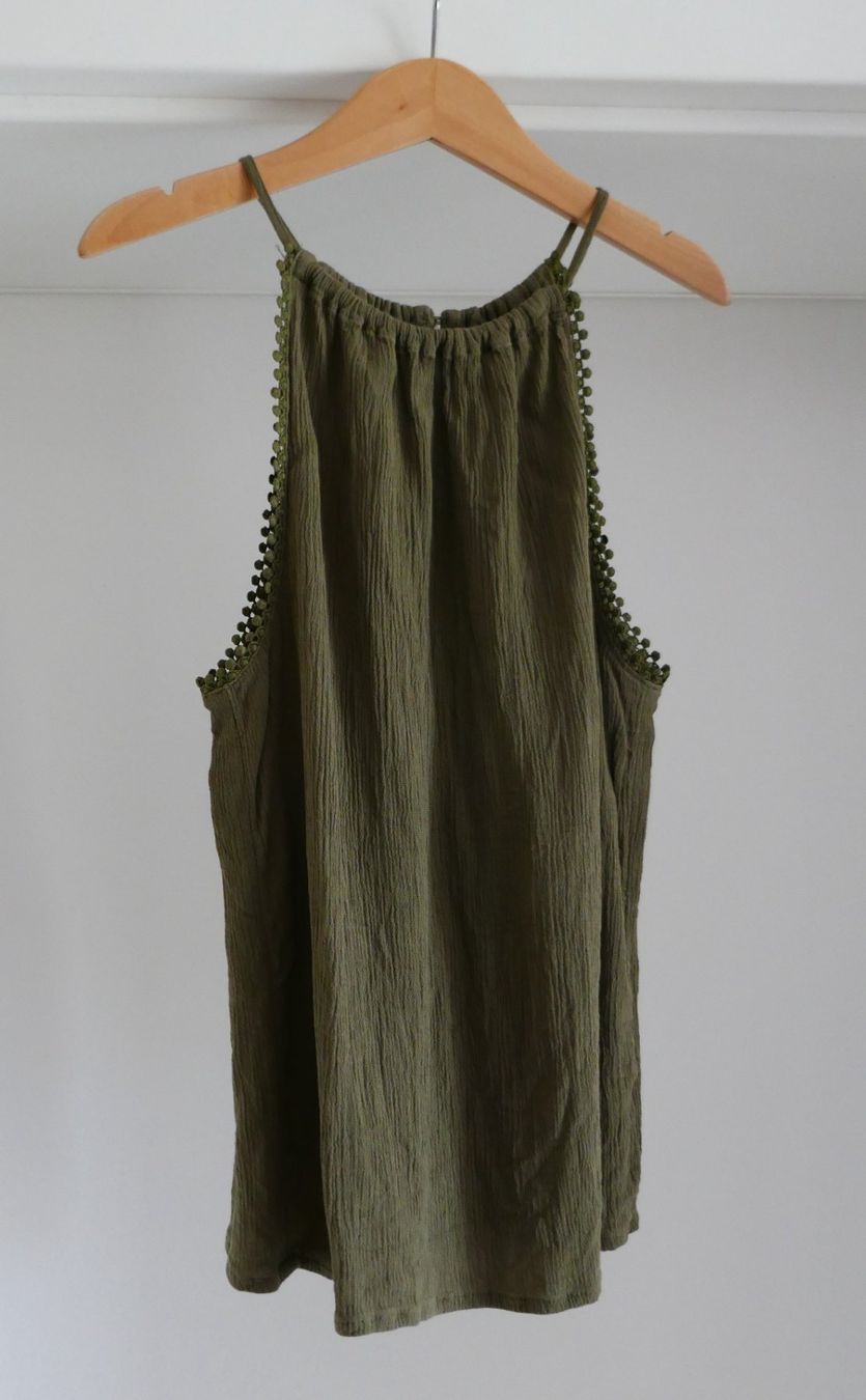 Blusen, T-Shirts & Tops: Top olivgrün von H&M, Gr. 32 – Gebraucht aus Port von uzuku 4