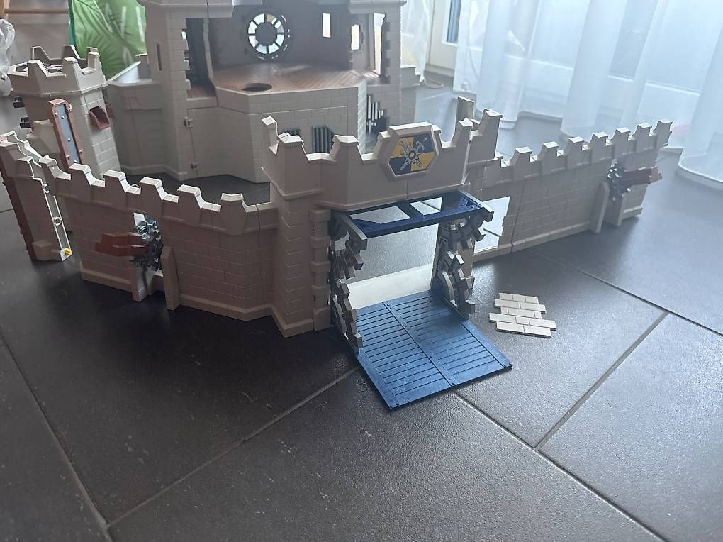 Giocattoli: Playmobil Blaue Ritterburg gross – Usato da Hirzel venduto da TKU03 2