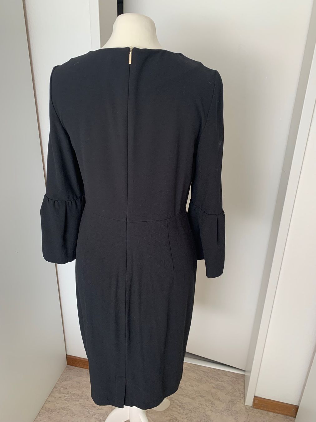Massimo Dutti Vestiti: Massimo Dutti Kleid, Grösse M, schwarz, Herbst/Winter – Nuovo (secondo la descrizione) da Rüfenacht venduto da lilly_67 3