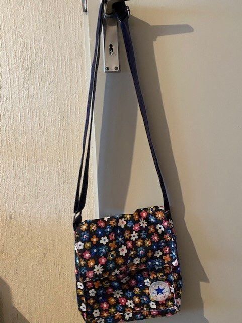 Converse Taschen für Damen: Sac épaule / Schultertasche CONVERSE – Gebraucht aus Meyrin von The_Top_Dressing