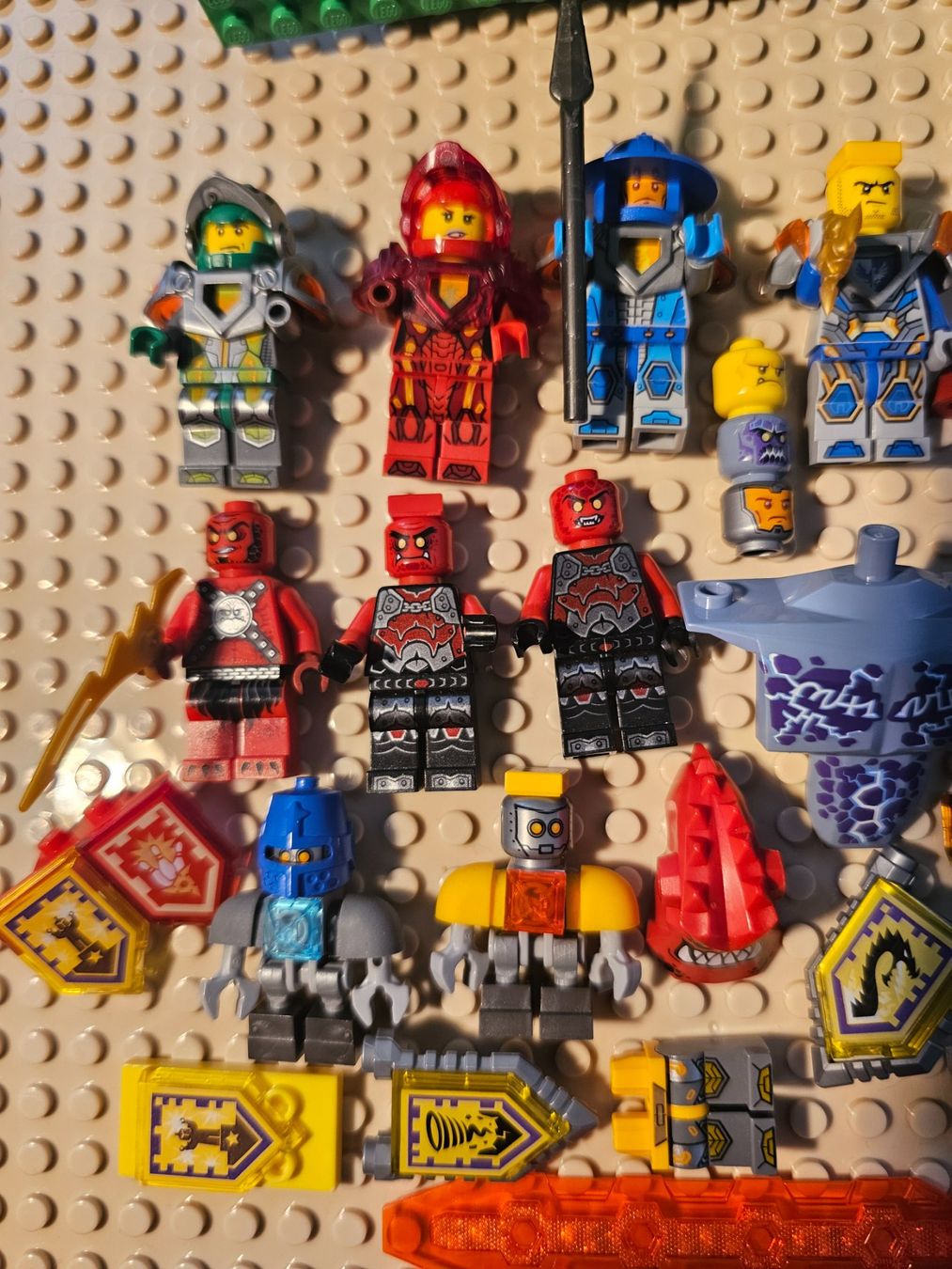 Lego Figurines: Lego Nexo Knights Konvolut – D'occasion à Oberuzwil par Peppi56 2