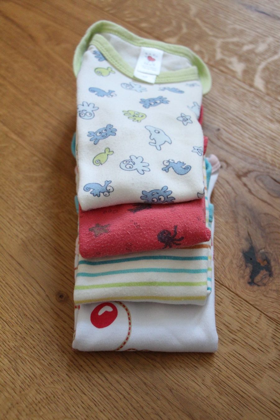 Lotti & Set di vestiti: Bodypaket, Grösse 62-68, 4 Stück – Usato da Heiligkreuz (Mels) venduto da PascalWa