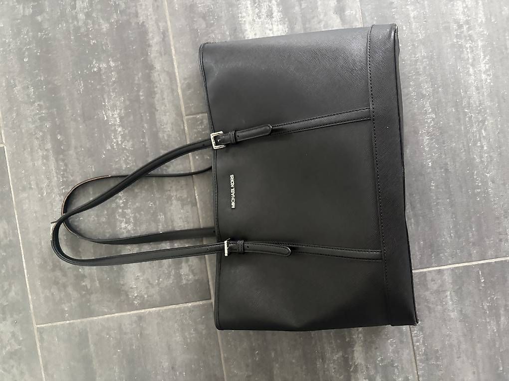 Sacs femmes: Schwarze Michael Korse Tasche – D'occasion à Liebefeld par ann_2frz