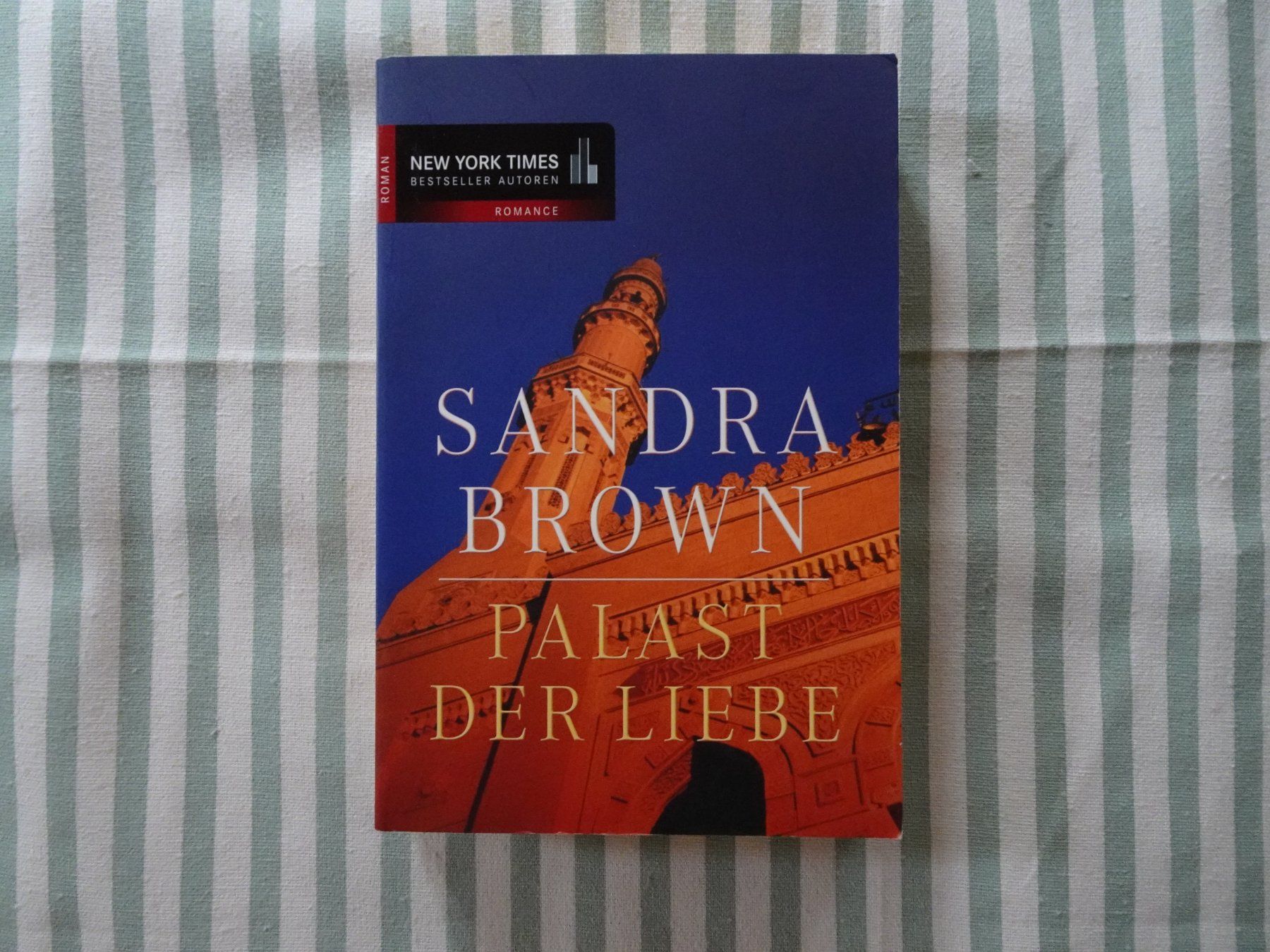 Libri: Sandra Brown - Palast der Liebe - B546 – Usato da Küssnacht am Rigi venduto da Bookslove-Divers