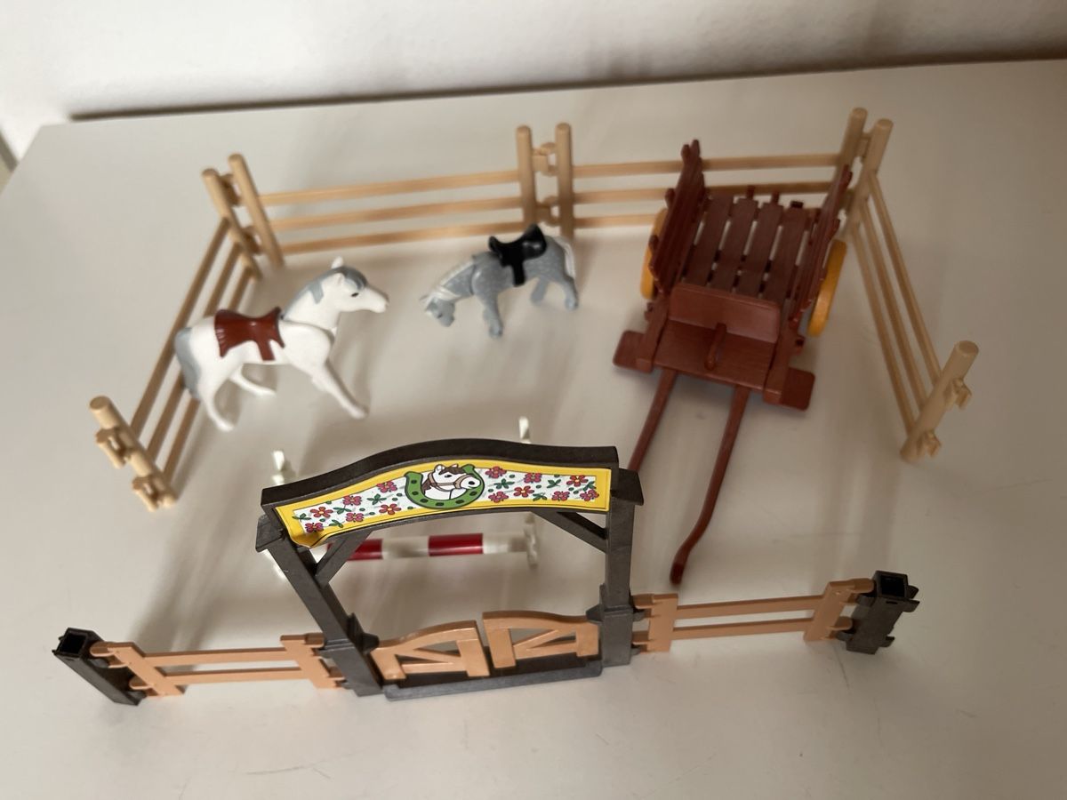 Playmobil Giocattoli: Playmobil - Pferde Hof – Usato da Gelterkinden venduto da cobra0110