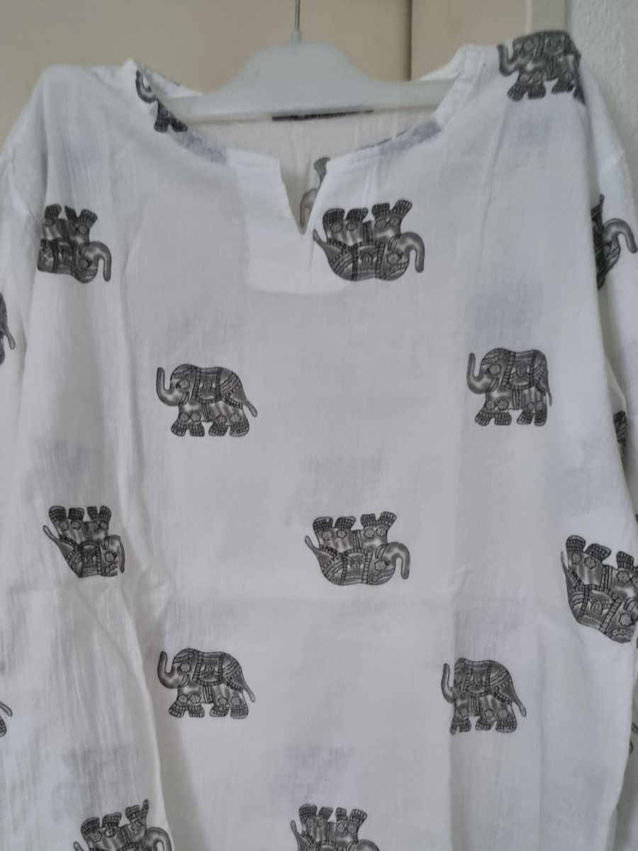 Camicette: Bluse , Shirt Gr.M mit Elefanten – Nuovo (secondo la descrizione) da geroldswil venduto da Gumball1