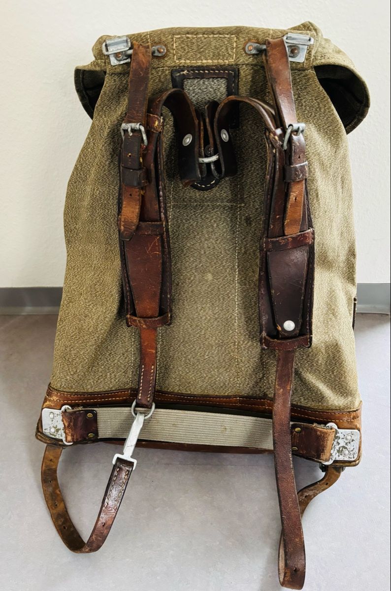 Alter Schweizer Armee Rucksack (Gebraucht) in Aarau für CHF 25 – mit ...