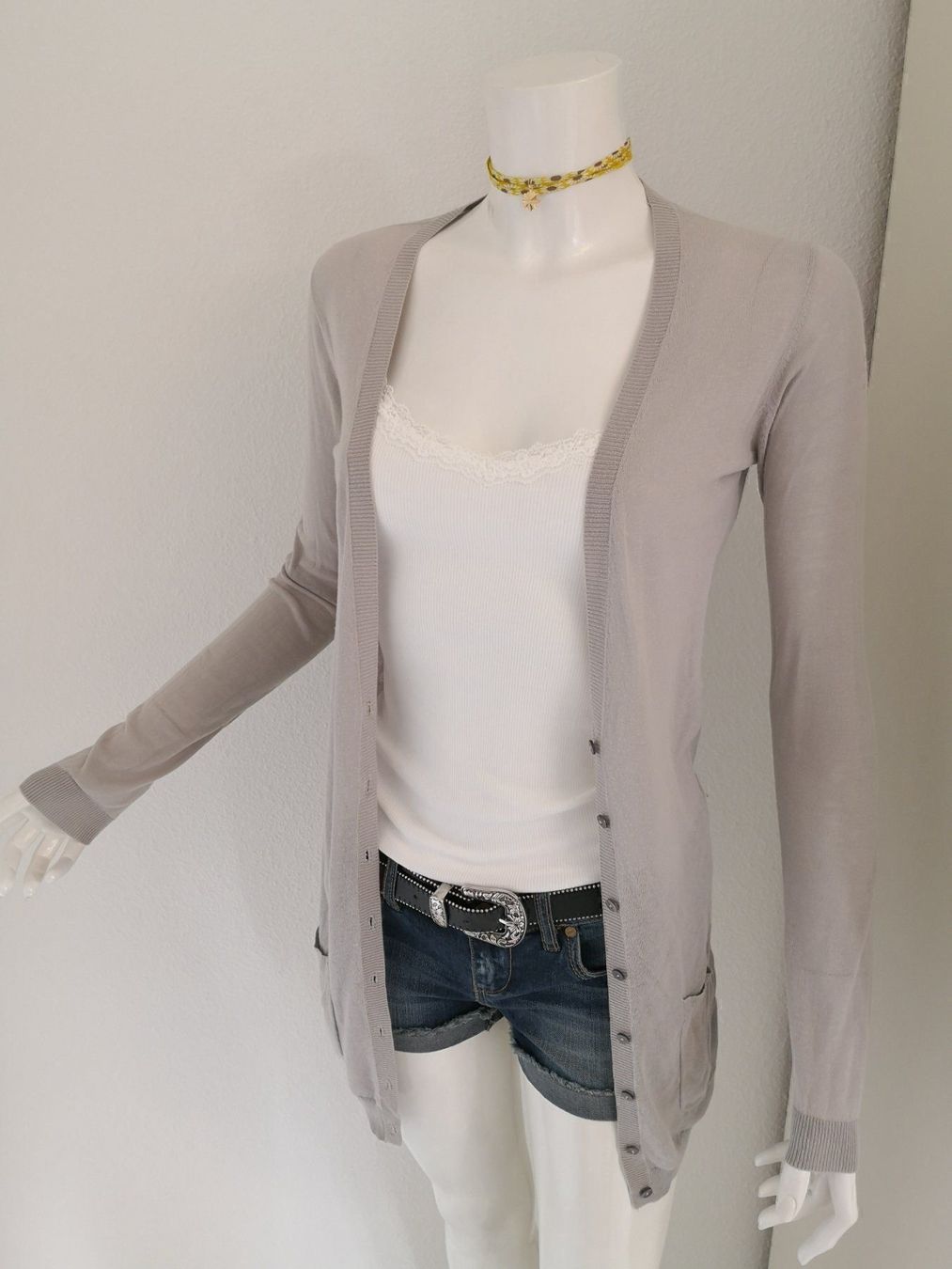 Mango Jacken: 🤩MANGO STRICK-JACKE HELLGRAU & PERLMUTT-KNÖPFE & ARMANI P. – Gebraucht aus Olten von Naja-Twins-Twins 8