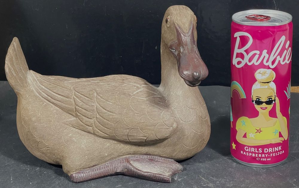 Enten Skulptur Aus Kunstharz – Schwimmende Deko Für Teich, Garten & Balkon