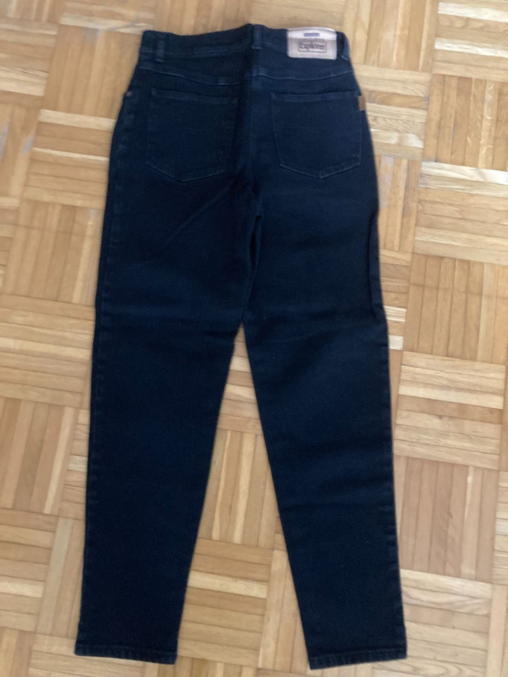 Jeans: Schwarze Jeans, zeitloser Klassiker – Usato da Obfelden venduto da miau68 3