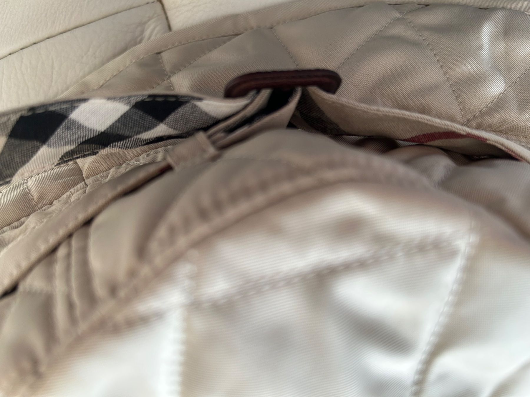 Burberry Hüte, Mützen & Caps: Burberry – Neu (gemäss Beschreibung) aus Pully von Kalissa 4