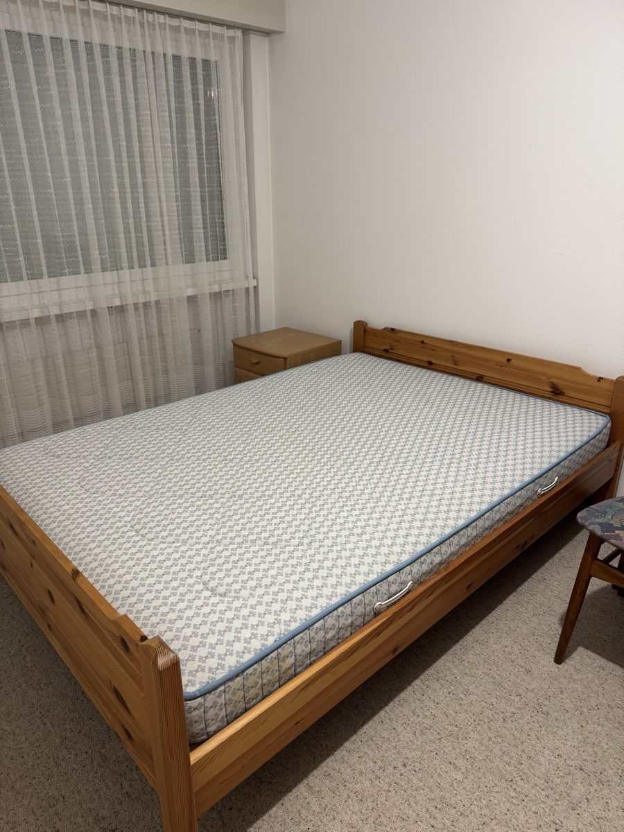 Betten: Bett 140cm – Gebraucht aus Pfungen von hostelil
