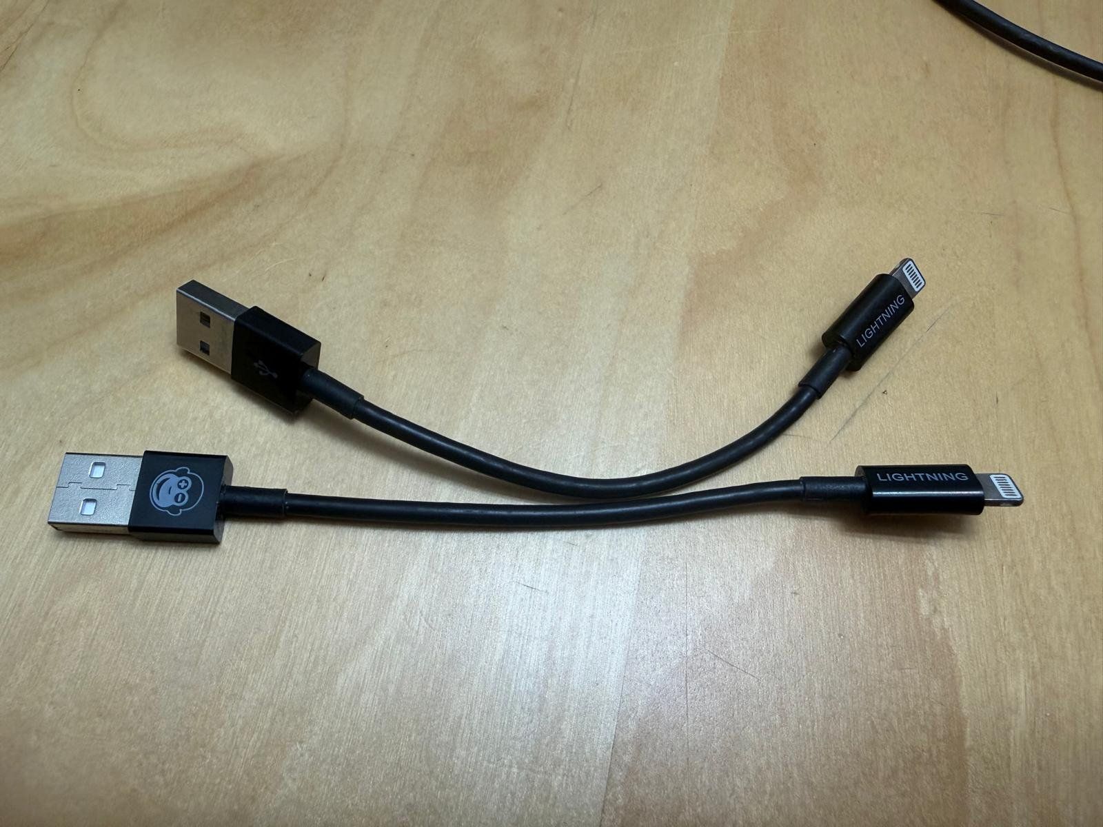 Cavi: 10 Lightning Ladekabel + Klinke Adapter, USB A / USB C – Usato da Volketswil venduto da OxadanP9 2