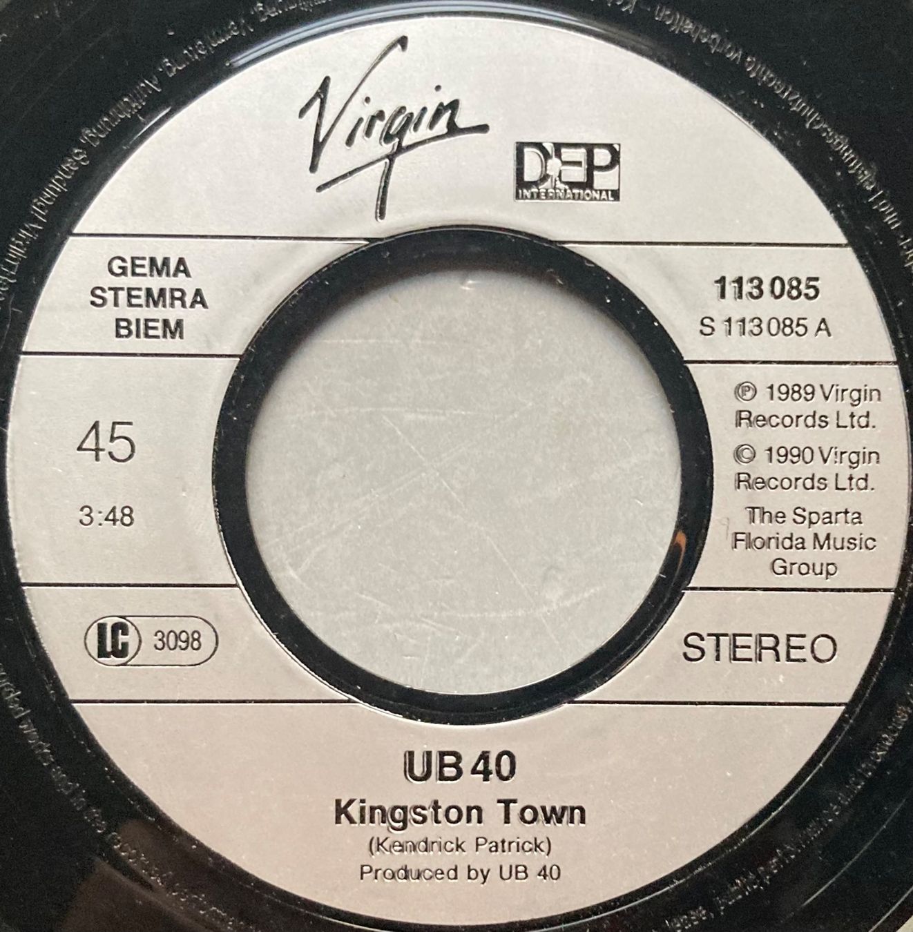 Dischi in vinile: UB40 - KINGSTON TOWN – Usato da Poliez-Pittet venduto da Newtown-Records 2