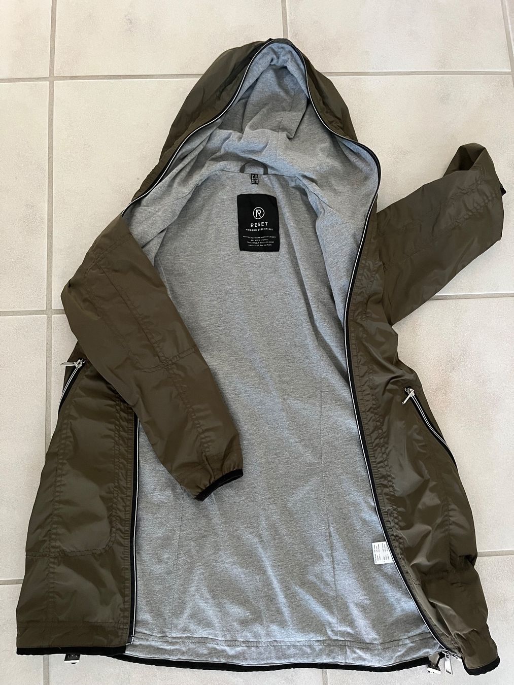 Jacken: Jacke RESET – Gebraucht aus Dulliken von Lemon09 2