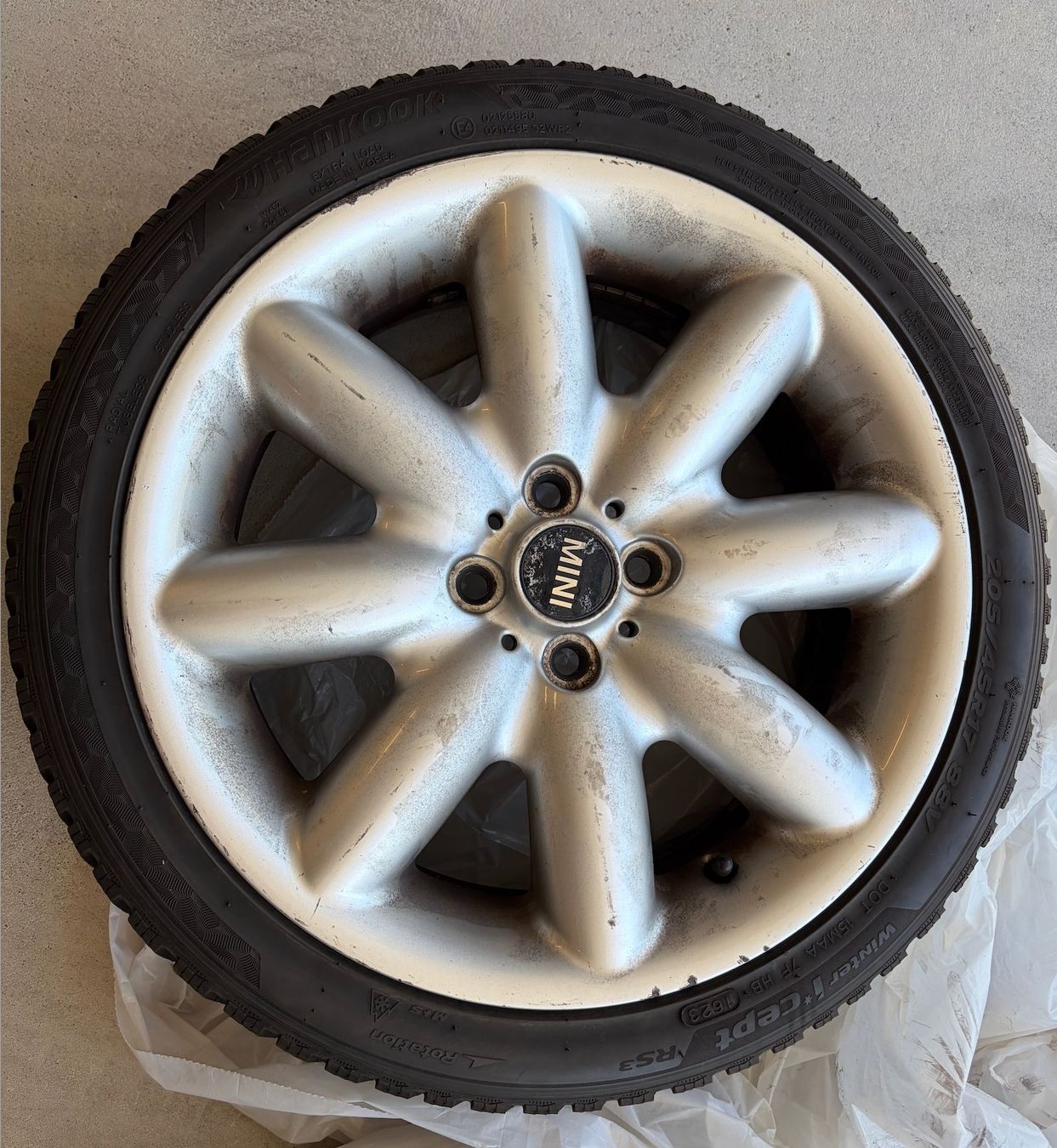 Pneus & Roues: Mini Cooper S Winterreifen Hancock mit Felgen – D'occasion à Landschlacht par Briona 5