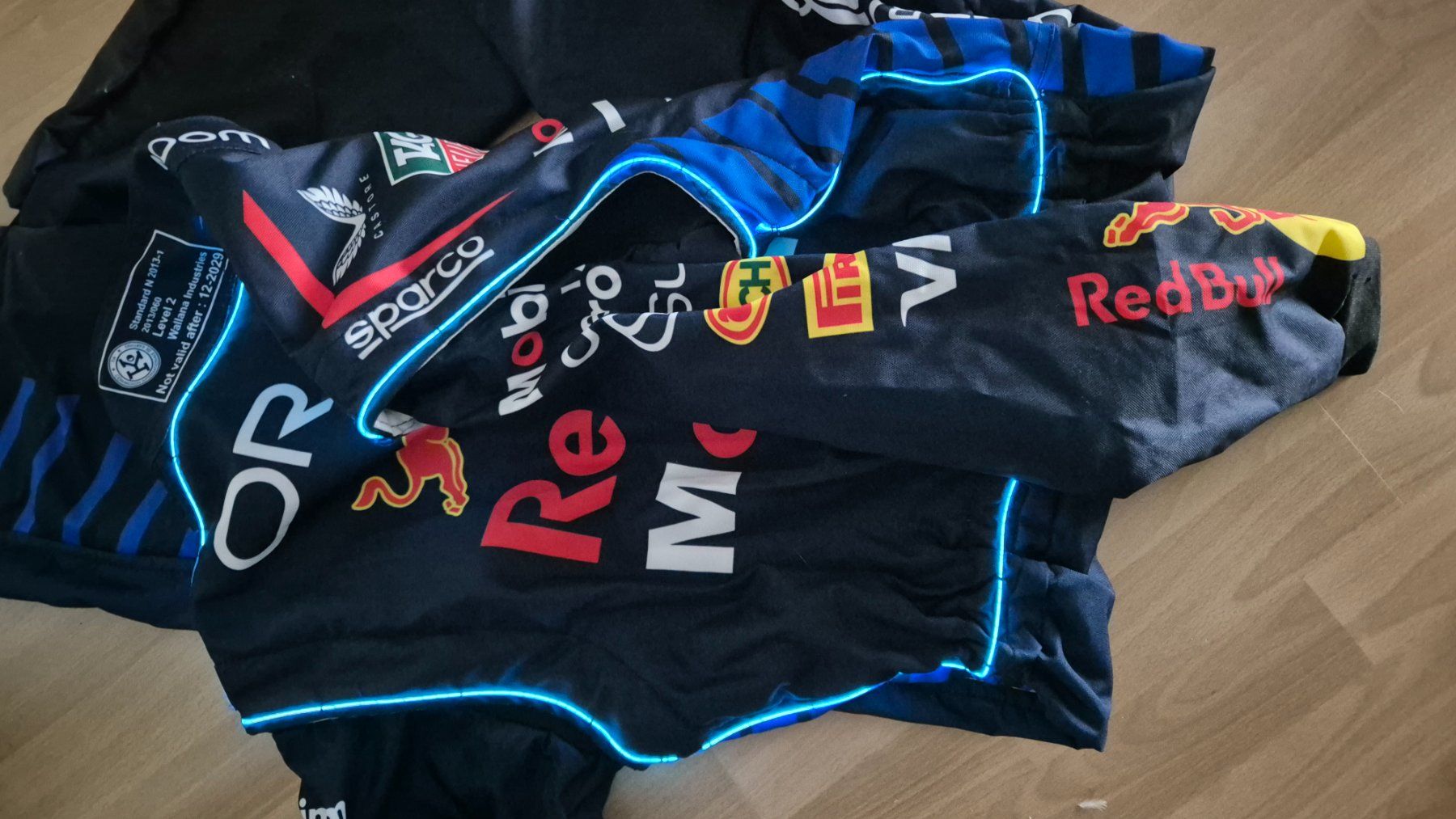 Tute: Red Bull Overall Max Verstappen – Nuovo (secondo la descrizione) da Breitenbach venduto da ._Luca_. 4